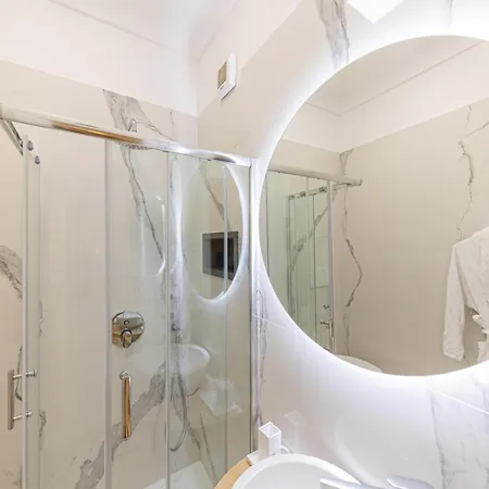 Con Jacuzzi In Piazzetta Holiday home Capri