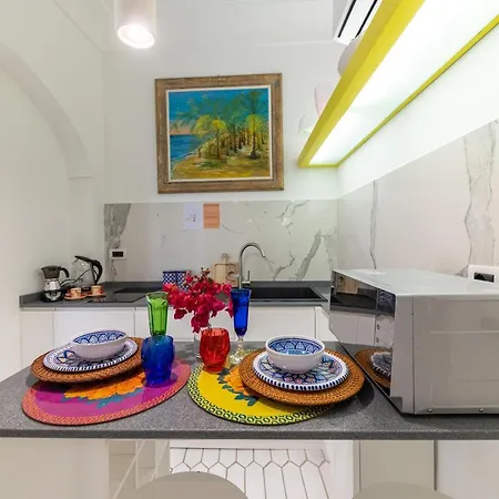 Design Con Minipool In Piazzetta * Κάπρι