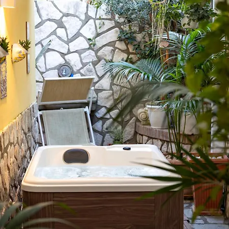 Holiday home Con Jacuzzi In Piazzetta *