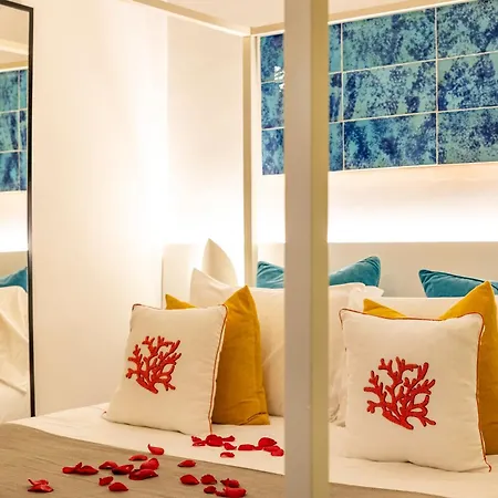 Design Con Minipool In Piazzetta * Κάπρι