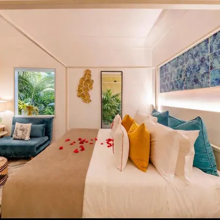 Con Jacuzzi In Piazzetta Dom wakacyjny Capri